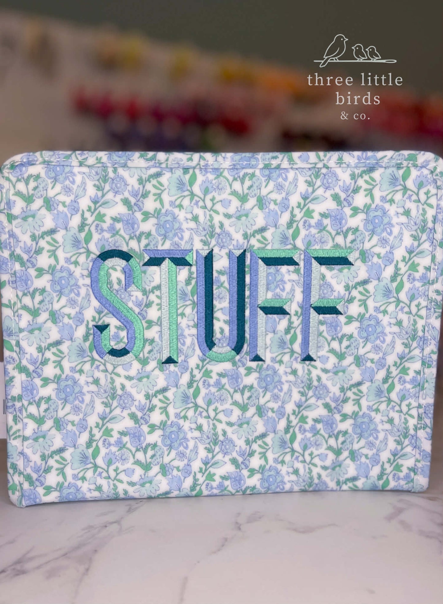 "Stuff" Hamptons Floral Large TRVL Roadie
