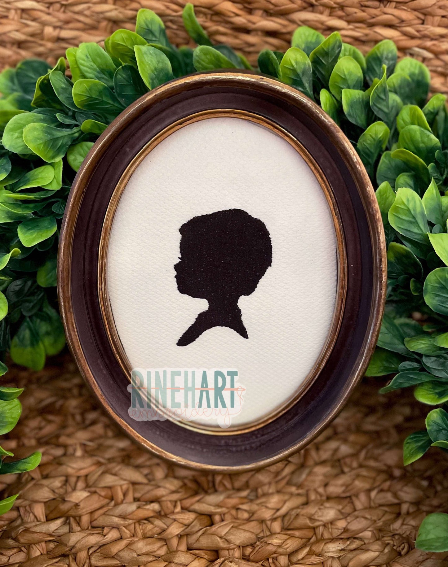 Heirloom Silhouette - Classic Oval